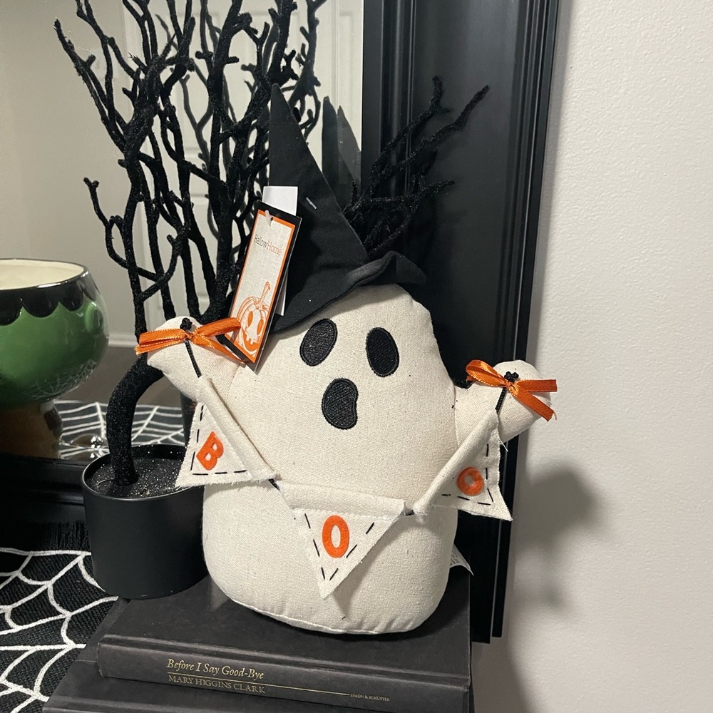 Weighted Halloween Ghost w/ BOO Banner shelf sitter